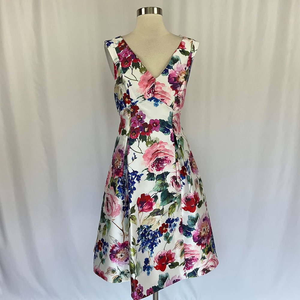 Adrianna Papell White Floral V-Neck Fit & Flare Dress